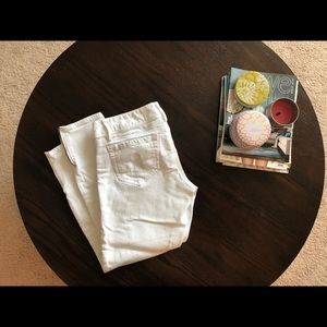 Lilly Pulitzer White Ankle Jeans with Zipper!